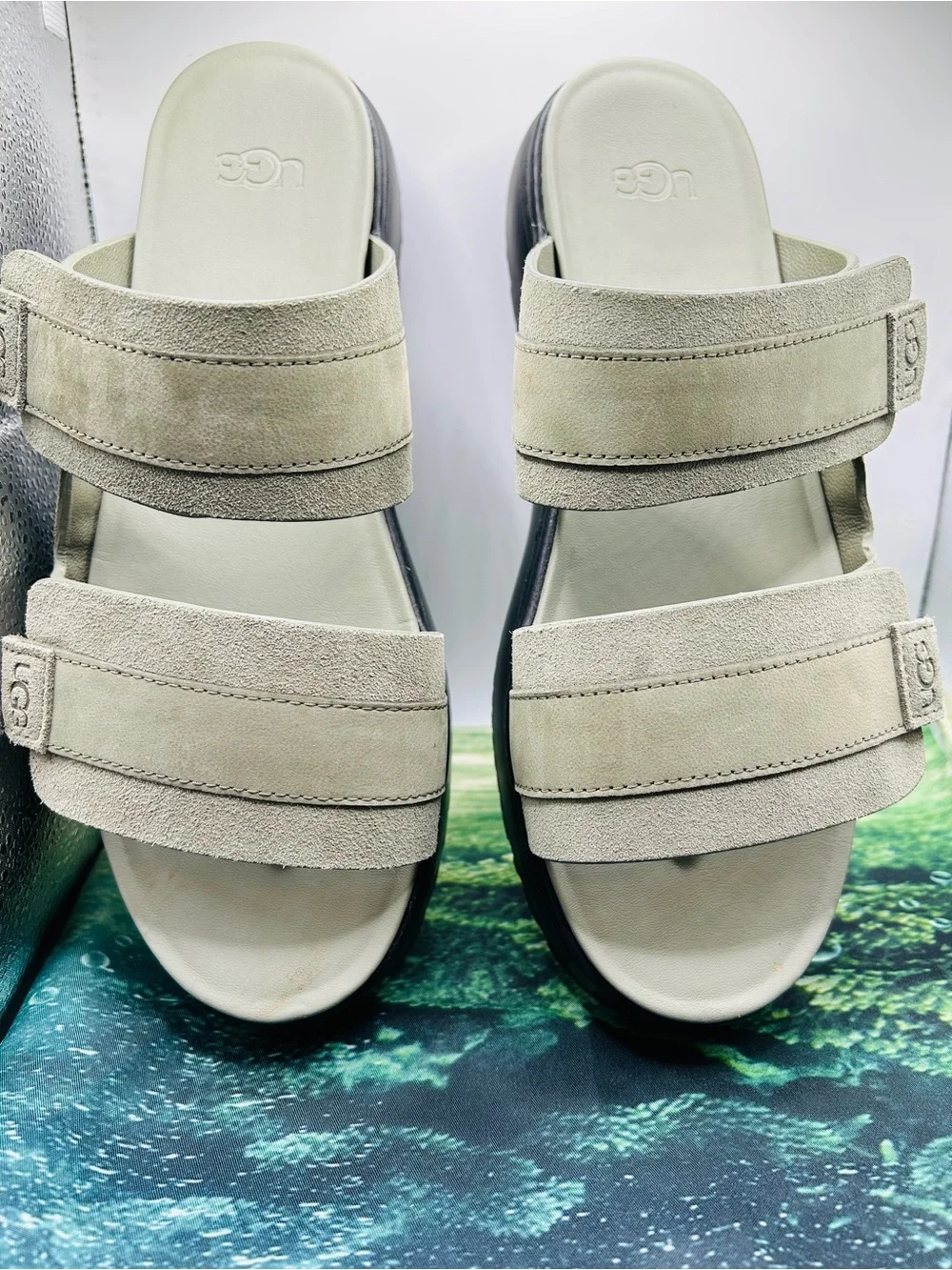 UGG Women’s Zane Slide II Suede Slide Sandal in Sage Green EUC